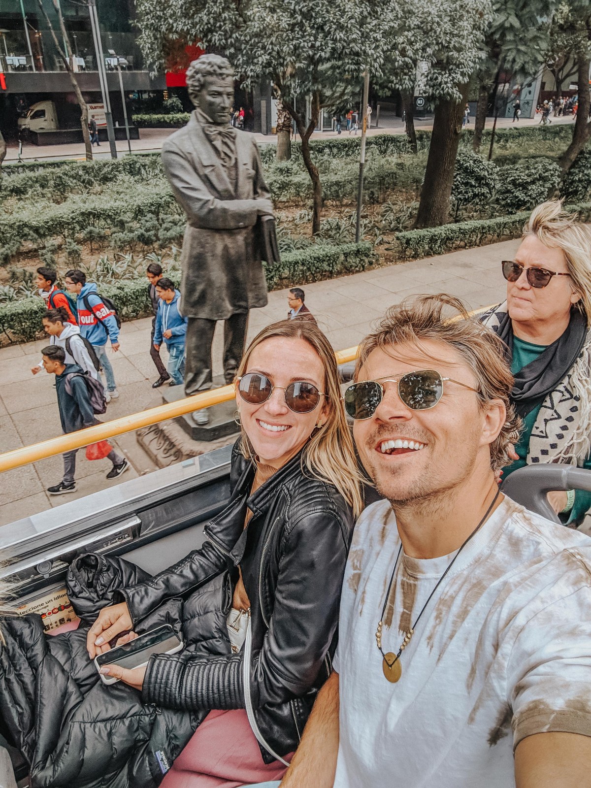  On the CDMX Turibus being total tourists. 