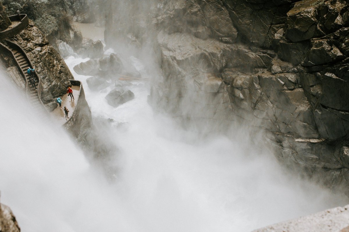  El Pailon Del Diablo Waterfall in Banos 